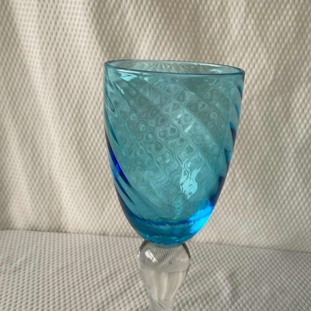 Hand Blown Aqua Blue 14 oz Wine Glass in an optic swirl pattern and clear stem - Picture 5 of 6